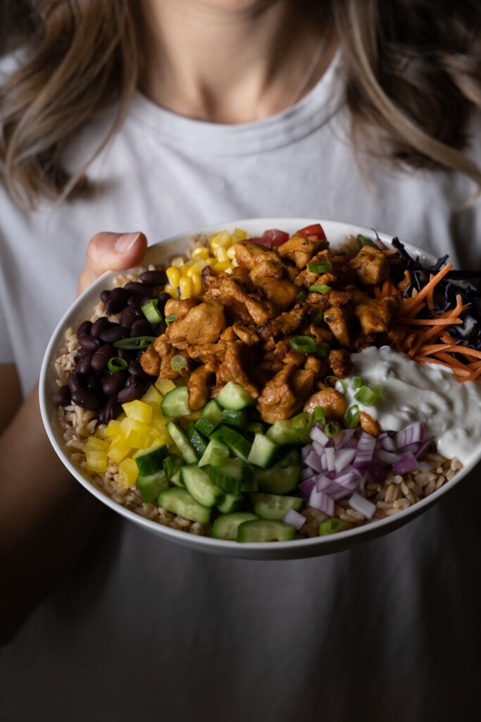 Bol repas au seitan État Végétal avec riz, légumes et haricots noirs
